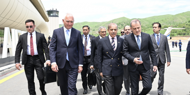 Məhəmməd Şahbaz Şərif Azərbaycana səfərə gəlib