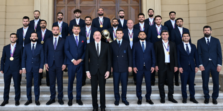 Prezident İlham Əliyev minifutbol üzrə dünya çempionatının qalibi olan Azərbaycan milli komandasının üzvlərini qəbul edib