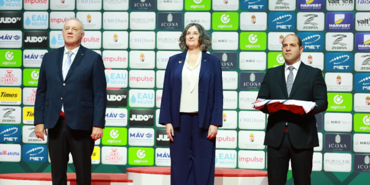 Flag of International Judo Federation handed over to Azerbaijan