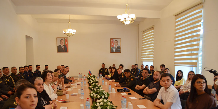 Müdafiə Nazirliyində media və QHT nümayəndələri ilə görüş keçirilib