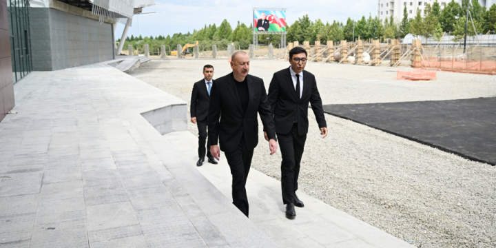 Prezident İlham Əliyev Yevlax Olimpiya İdman Kompleksində görülmüş işlərlə tanış olub