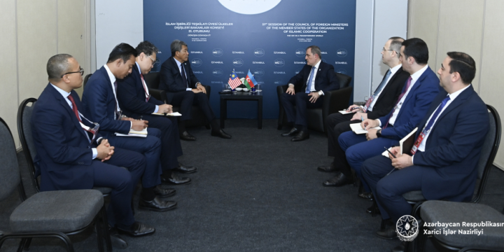 Azerbaijani FM meets with Malaysian counterpart in Istanbul