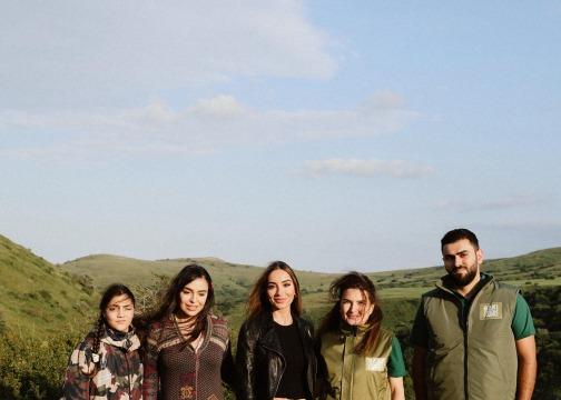 Heydər Əliyev Fondunun vitse-prezidenti Leyla Əliyeva və Bakı Media Mərkəzinin rəhbəri Arzu Əliyeva Altıağac Milli Parkını ziyarət ediblər 