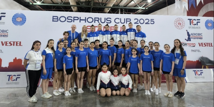 Gimnastlarımız İstanbuldan medallarla qayıdıb