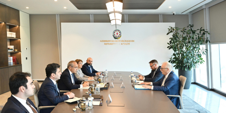 Azerbaijan’s Economy Minister meets with Chairman of Hungary’s MOL Group