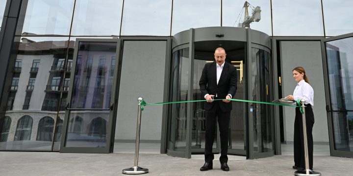 Prezident İlham Əliyev “Xankəndi” Biznes Mərkəzinin açılışında iştirak edib