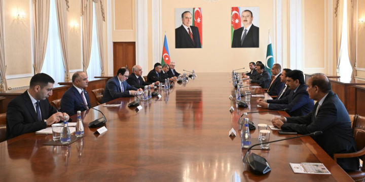 Azerbaijani PM meets with Speaker of Pakistan’s National Assembly