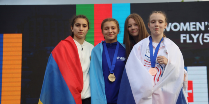 Azerbaijani boxer defeats Armenian rival to claim European title