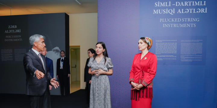 Daughter of Chairman of Halk Maslahaty of Turkmenistan Oguljahan Atabayeva visits Heydar Aliyev Center