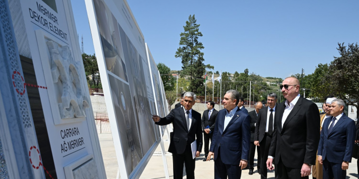 Prezident İlham Əliyev və Türkmənistan Xalq Məsləhətinin sədri Yeni Şuşa məscidində tikinti işlərinin gedişi ilə tanış olublar