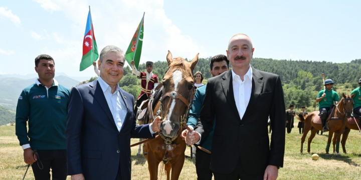 Karabakh horse named “Dostlug” presented to Gurbanguly Berdimuhamedov at Jidir Duzu plain