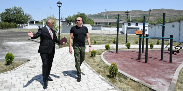 Prezident İlham Əliyev Xocalının Təzəbinə kəndində görülən işlərlə tanış olub