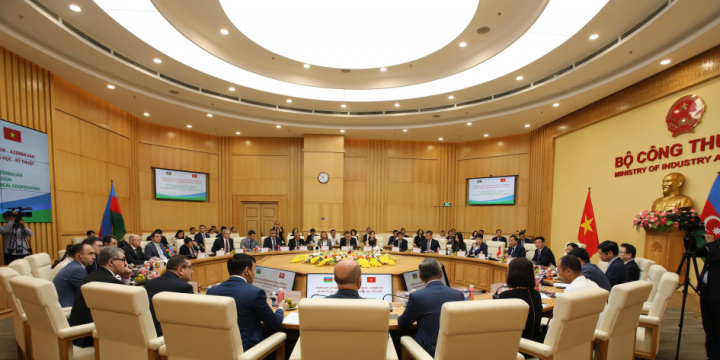Azerbaijan, Vietnam discuss outcomes of political consultations