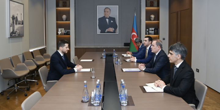 Ceyhun Bayramov diplomatik fəaliyyətinin başa çatması münasibətilə İsrail səfiri ilə görüşüb