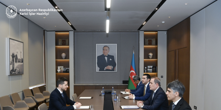 Azerbaijani FM meets with outgoing Israeli ambassador