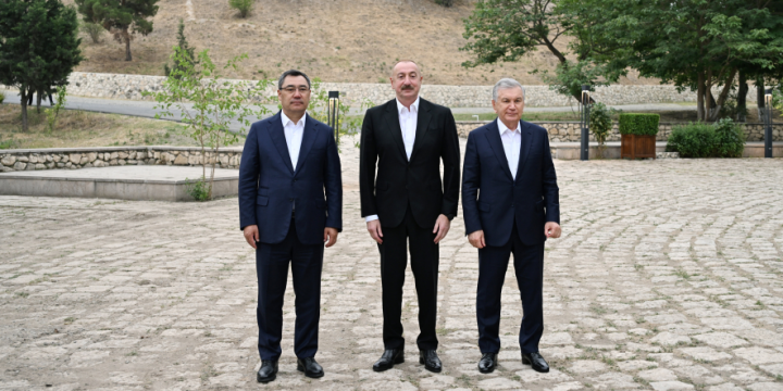 Prezident İlham Əliyev, Özbəkistan Prezidenti Şavkat Mirziyoyev və Qırğızıstan Prezidenti Sadır Japarov Ağdamda Şahbulaq qalasında olublar
