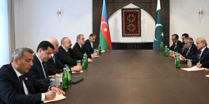 Prezident İlham Əliyev Xankəndidə Pakistanın Baş naziri ilə görüşüb