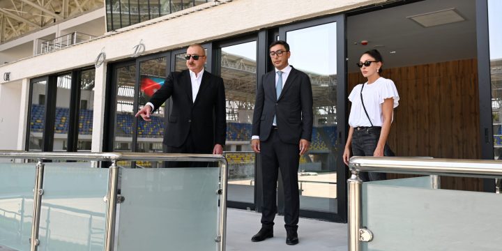 Prezident İlham Əliyev və Birinci xanım Mehriban Əliyeva Gəncə şəhər stadionunda tikinti işlərinin gedişi ilə tanış olublar