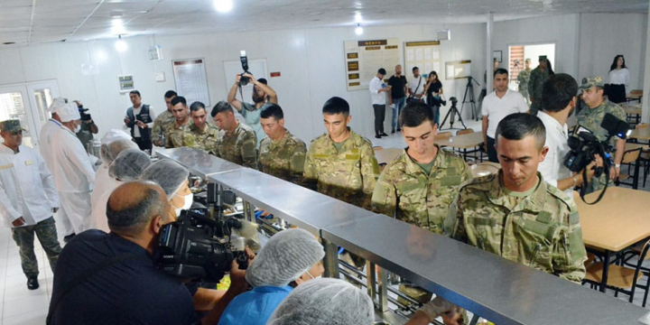Hərbi hissəyə mediatur təşkil olunub
