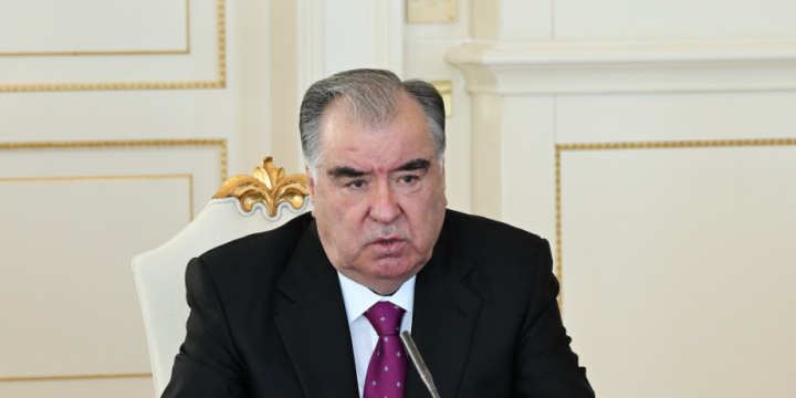 Emoməli Rəhmon Prezident İlham Əliyevi təbrik edib