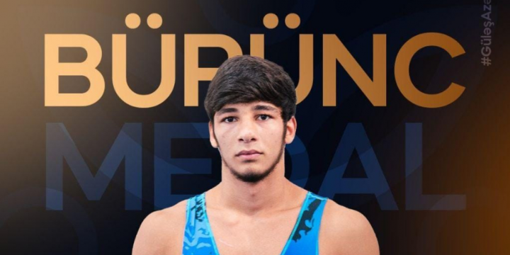 Azerbaijani freestyle wrestlers bag two world bronzes in Bulgaria
