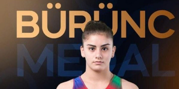 Azerbaijani wrestler clinches bronze at World Championships in Bulgaria