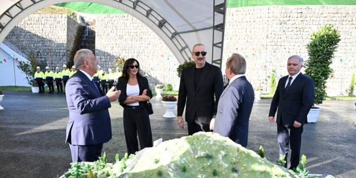President Ilham Aliyev and First Lady Mehriban Aliyeva inspected progress of construction on Toganali-Kalbajar-Istisu highway