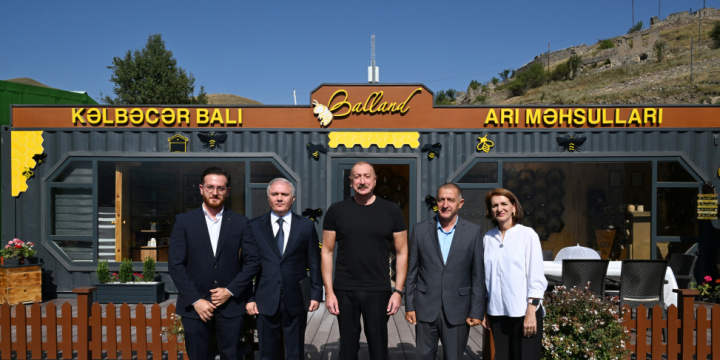 Prezident İlham Əliyev “Balland – Kəlbəcər balı, arı və arıçılıq məhsulları mağazası”nın açılışında iştirak edib