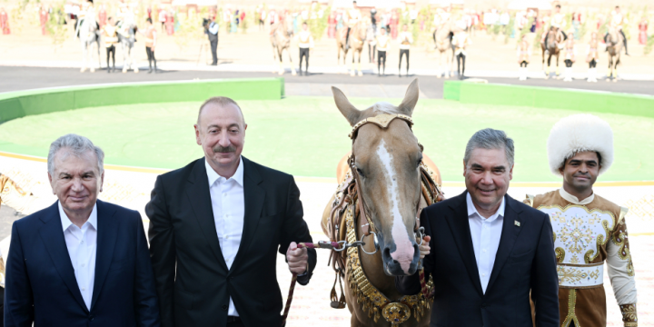 President Ilham Aliyev presented with Akhal-Teke horse