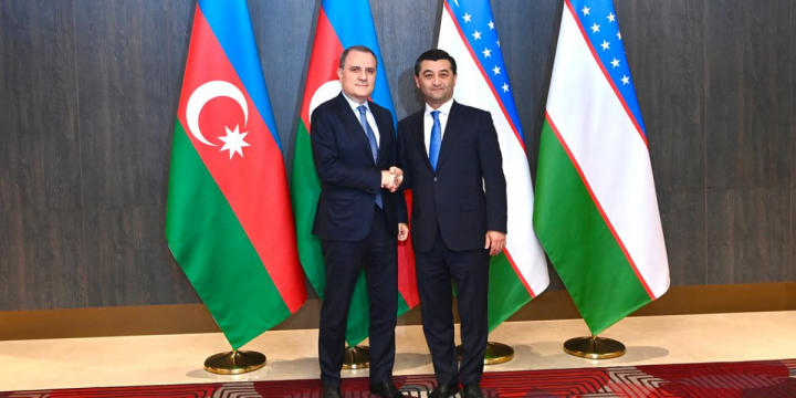 Azərbaycanın xarici işlər naziri özbəkistanlı həmkarı ilə görüşüb