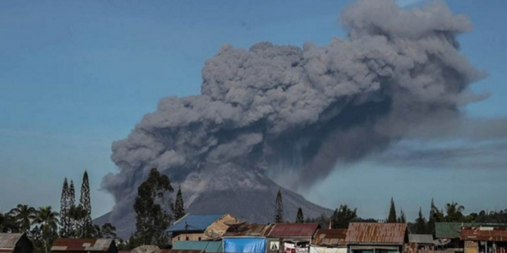 İndoneziyada vulkan püskürməsindən sonra yüksək xəbərdarlıq səviyyəsi elan edilib