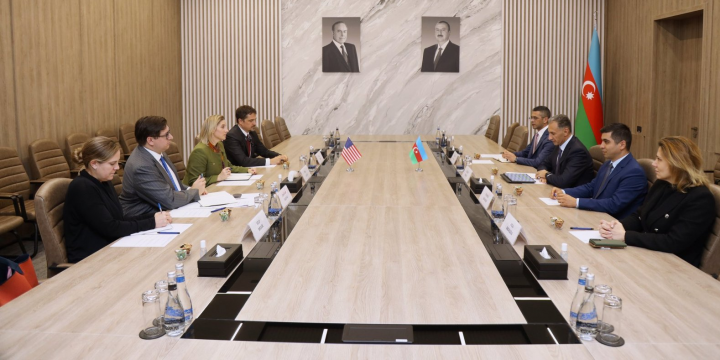 Azərbaycan ABŞ ilə Orta Dəhliz və Zəngəzur dəhlizi üzrə görülən işləri müzakirə edib