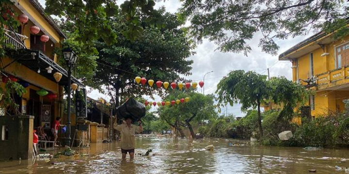 At least 90 dead, 12 missing after floods hit central Vietnam