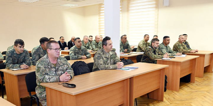 NATO mobile training team conducts course in Baku