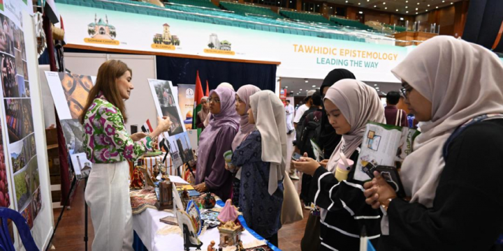 Azerbaijan’s cultural heritage and tourism potential showcased at university exhibition in Malaysia