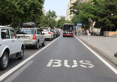 Metro nasazlığına görə xəttə əlavə avtobuslar buraxıldı