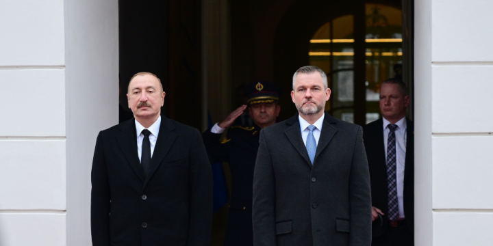 Prezident İlham Əliyevin Bratislavada rəsmi qarşılanma mərasimi olub