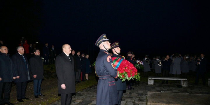 Presidents of Azerbaijan and Slovakia visited Gate of Freedom Memorial in Bratislava 
