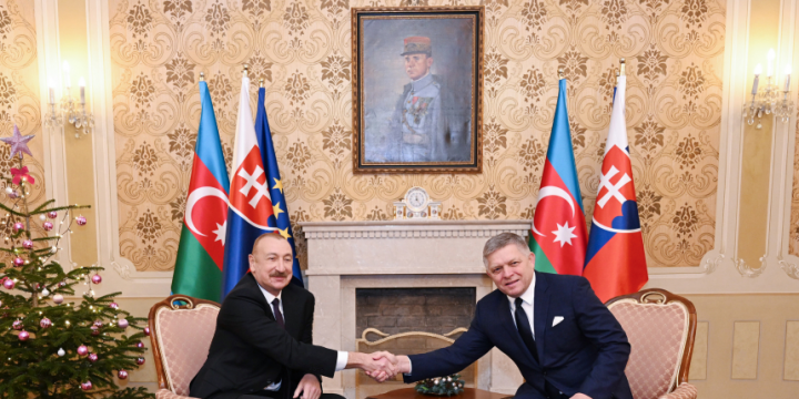 Prezident İlham Əliyevin Slovakiyanın Baş naziri ilə təkbətək görüşü olub