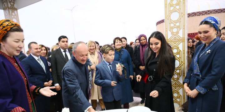 Vice-President of Heydar Aliyev Foundation Leyla Aliyeva visits exhibition of Turkmen national cuisine