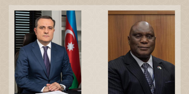 Azerbaijani, Gambian FMs talk over phone