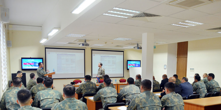 NATO mobile training team holds seminar in Baku