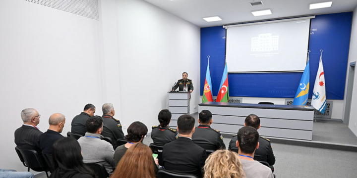 Azerbaijan Ministry of Defense hosts seminar with media representatives