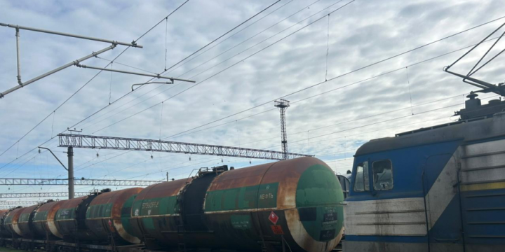 Armenian minister announces arrival of Azerbaijani fuel-loaded train