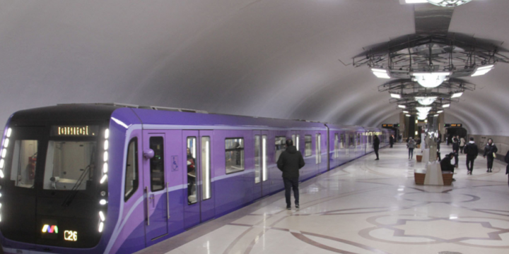 Bakı metrosunun Bənövşəyi xəttində 5 vaqonlu qatarlara keçilir