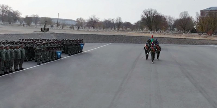 “Komando başlanğıc kursu”nu bitirən məzunların buraxılış mərasimi keçirilib