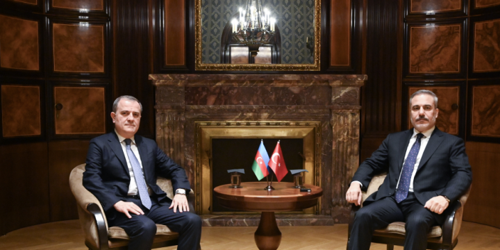 Azerbaijani, Turkish FMs discuss bilateral and regional issues