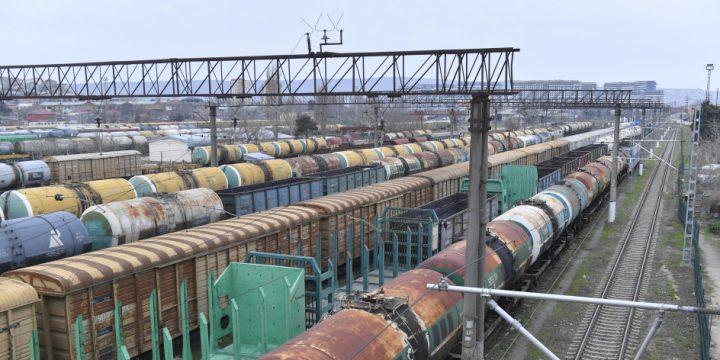 Azerbaijan sends another batch of oil products to Armenia