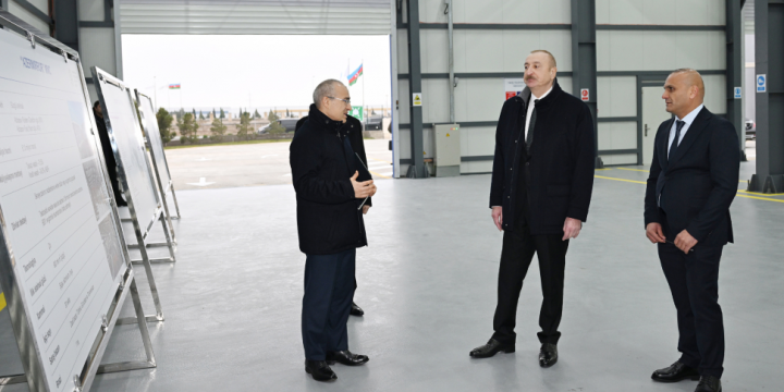 Prezident İlham Əliyev Sumqayıt Sənaye Parkında güzgü vərəqələrin istehsalı zavodunun açılışında iştirak edib
