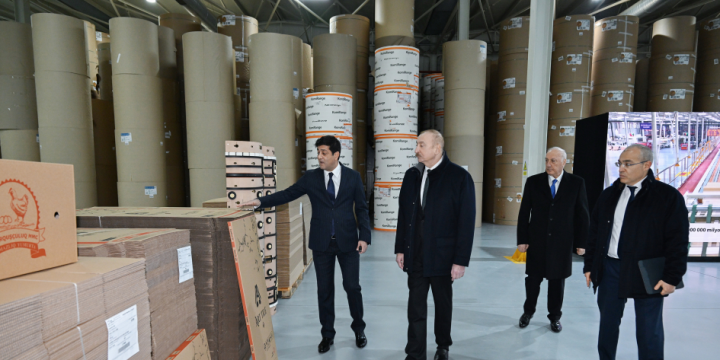 Prezident İlham Əliyev Sumqayıt Sənaye Parkında karton və qutu taralarının istehsalı müəssisəsinin açılışında iştirak edib